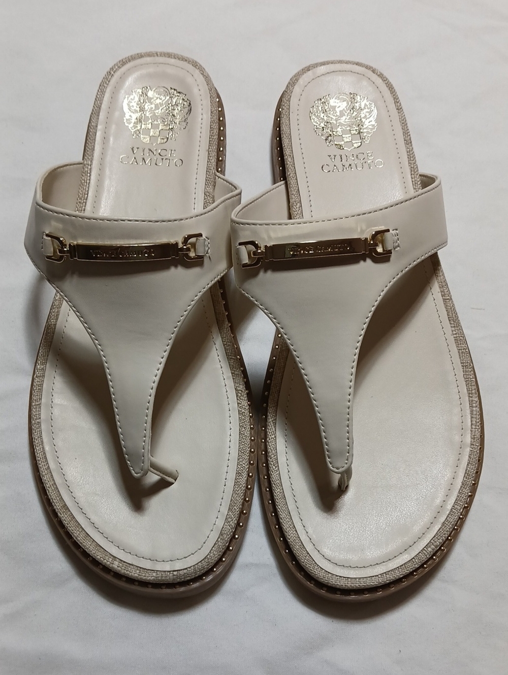 Vince Camuto Cream Leather Thong Sandals with Gold Accent Size 10